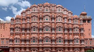 Flow in the wind of Hawa Mahal with Jaipur tour operator